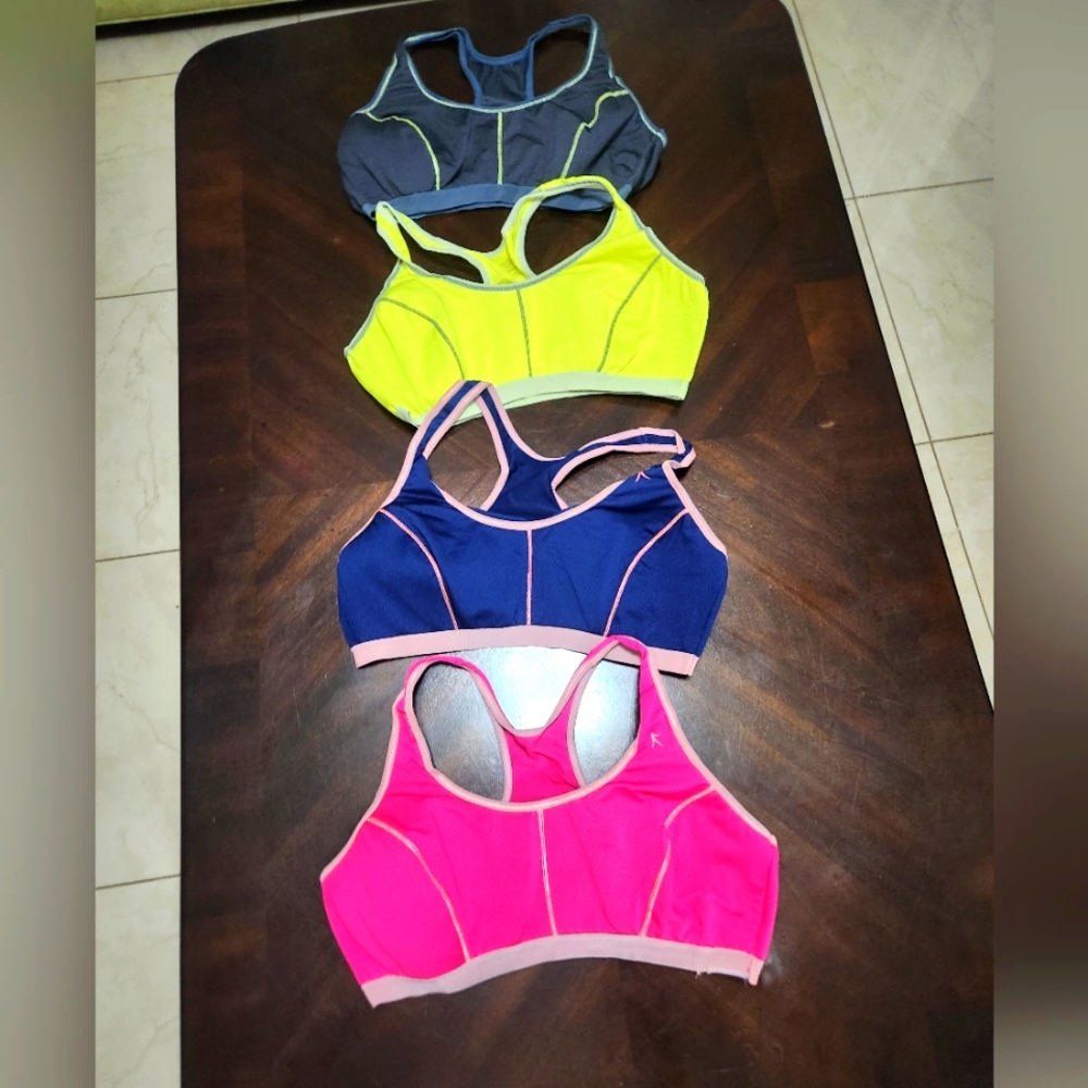 4 Danskin Sportbras